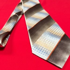 Kenneth Cole New York silk tie!